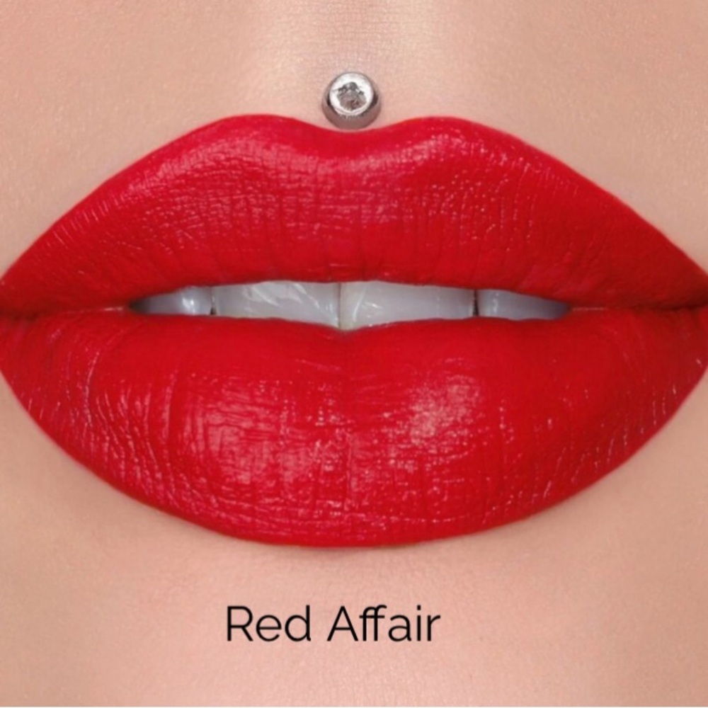 Red Affair, NIB Jeffree Star Velvet Trap Lipstick